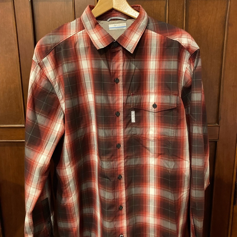 Columbia PFG Omni shade, long sleeve plaid button up L